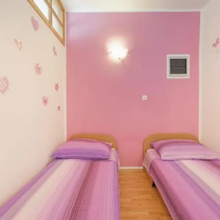 With Parking Space - 17325 Appartement Vodice