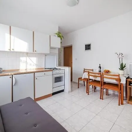 With Parking Space - 17325 Appartement Vodice